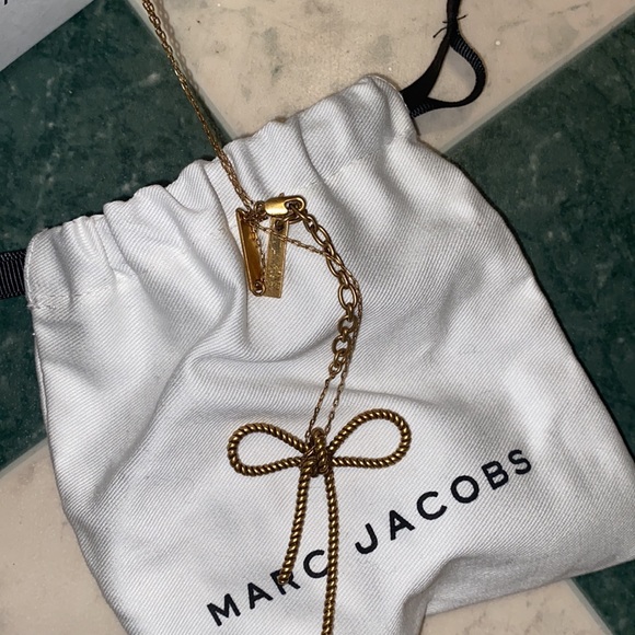 Marc Jacobs vintage bow necklace from the Las Vegas store gold plated bag & box - Picture 3 of 5